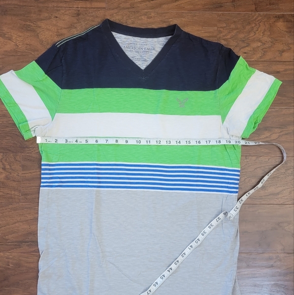 American Eagle Men's Colorful Striped V-Neck T-Shirt Size Large - Picture 5 of 6